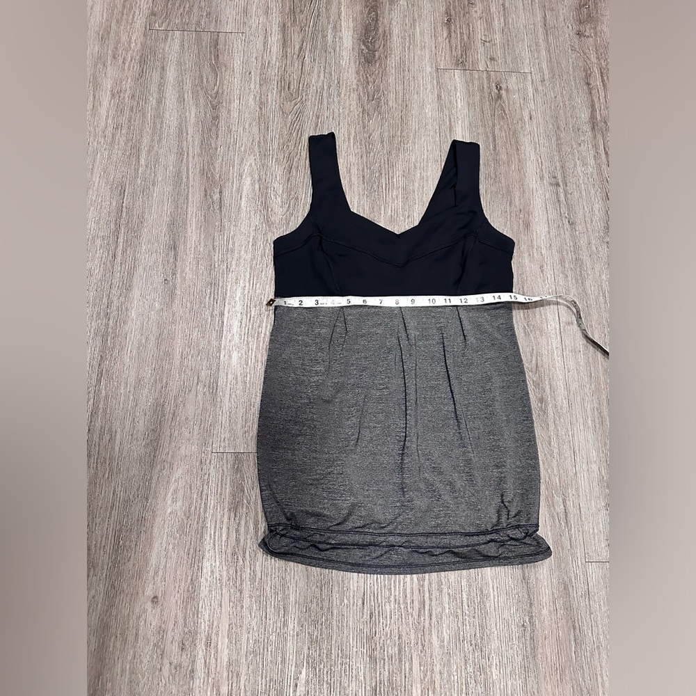 Lululemon woaman